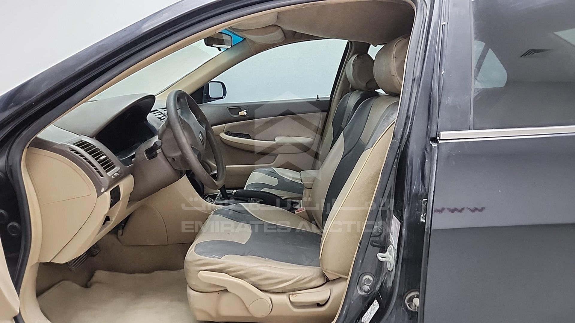 2005 HONDA ACCORD VIN: JHMCM56575C405942