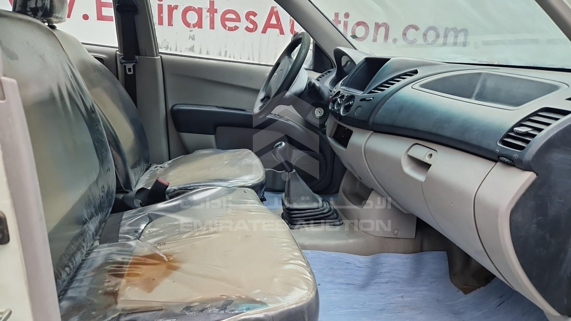 2014 MITSUBISHI L 200 VIN: MMBJNKA50ED004709