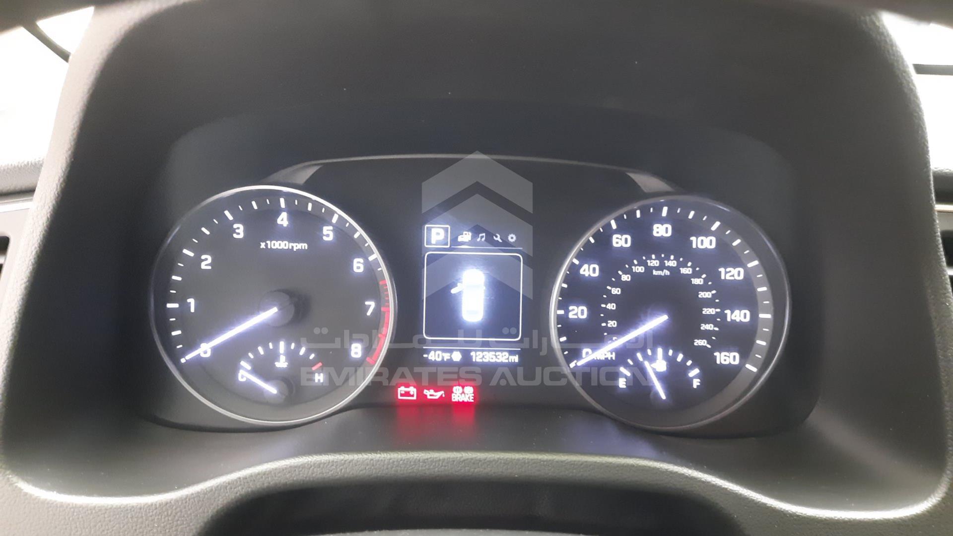 2018 HYUNDAI ELANTRA VIN: 5NPD84LF6JH235542