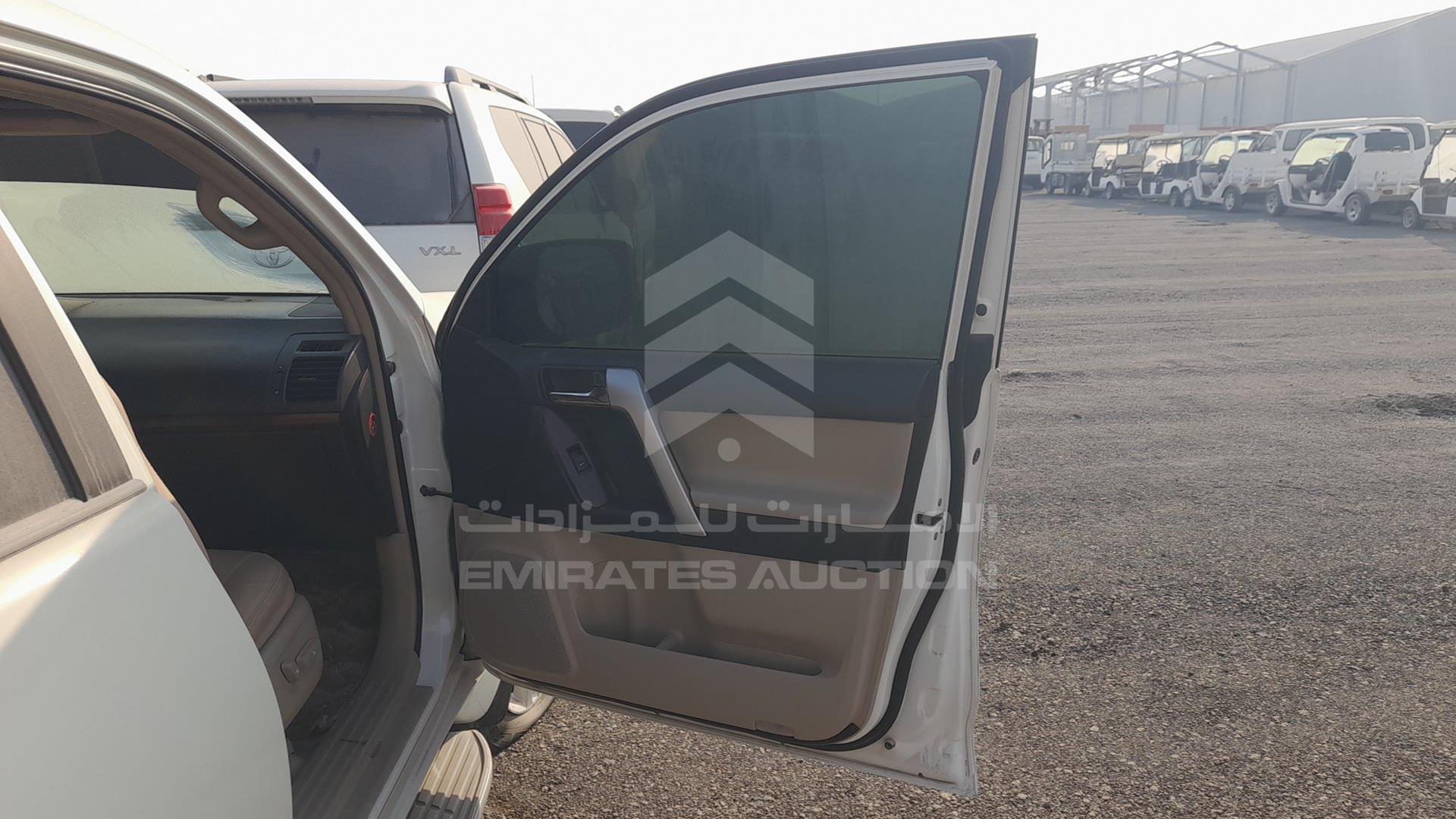 2010 TOYOTA LAND CRUISER PRADO VIN: JTEBU3FJ8AK011909