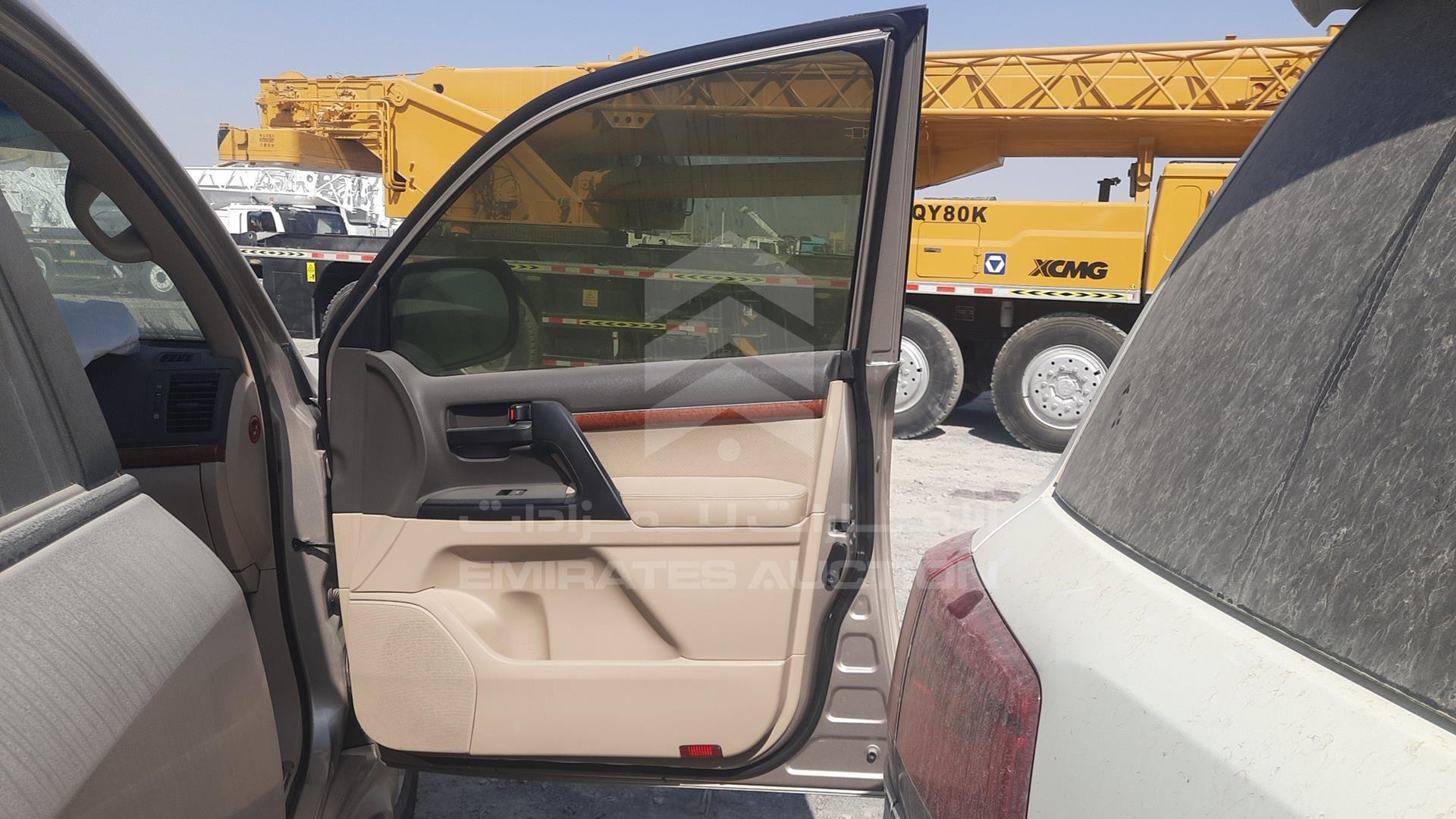 2015 TOYOTA LAND CRUISER VIN: JTMHU09J8F4106121