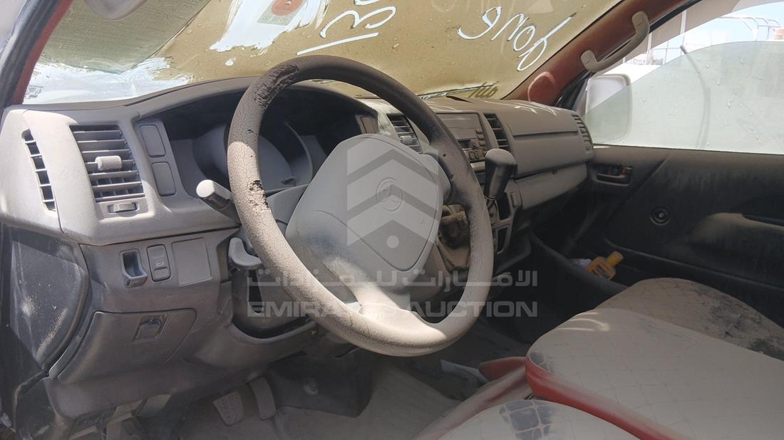 2005 Toyota Hiace — Full Dashboard View — Photo 15