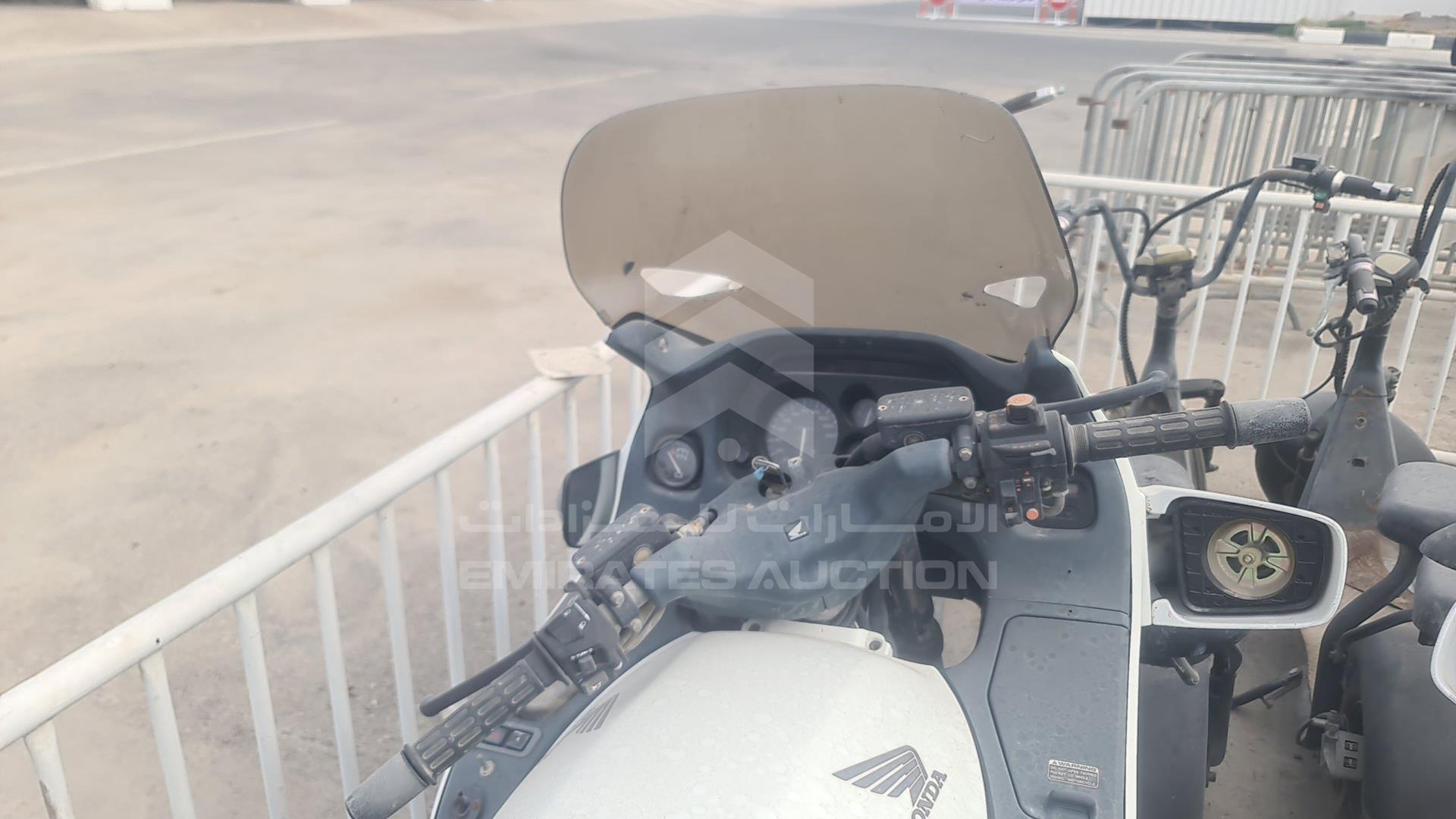 2003 HONDA MOTORBIKE VIN: JH2SC26C6YM100581