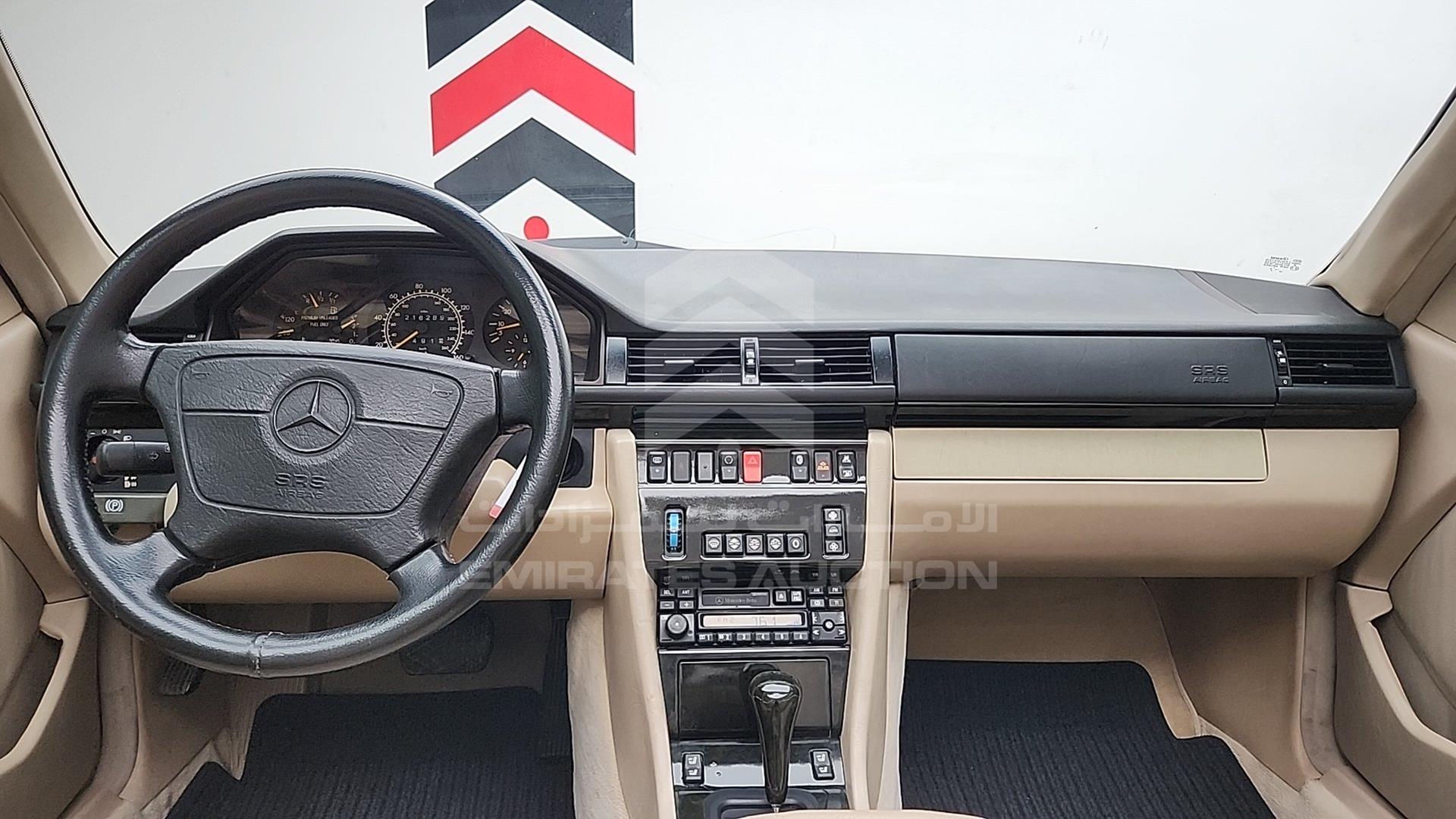 1995 MERCEDES E 320 VIN: WDBEA66E6SC280029