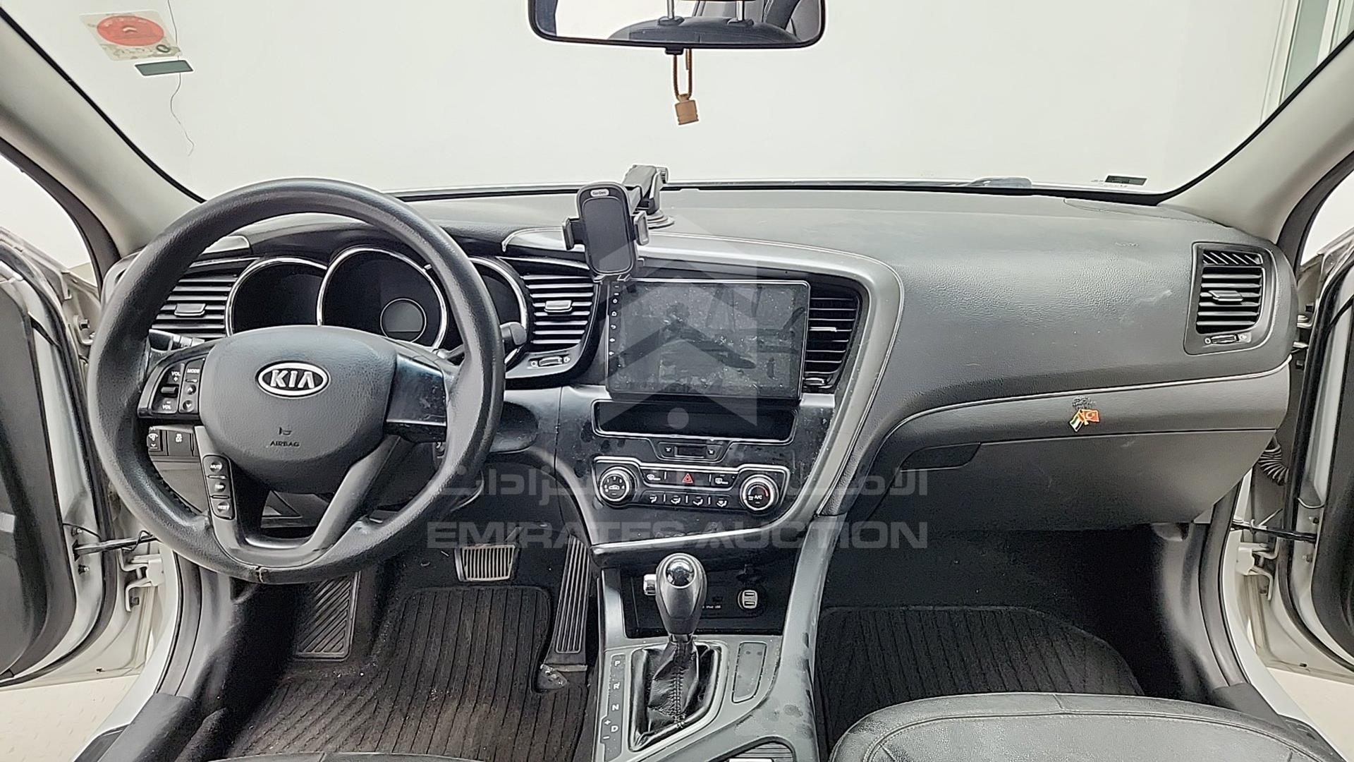 2011 KIA K5 VIN: KNAGN415BBA150063