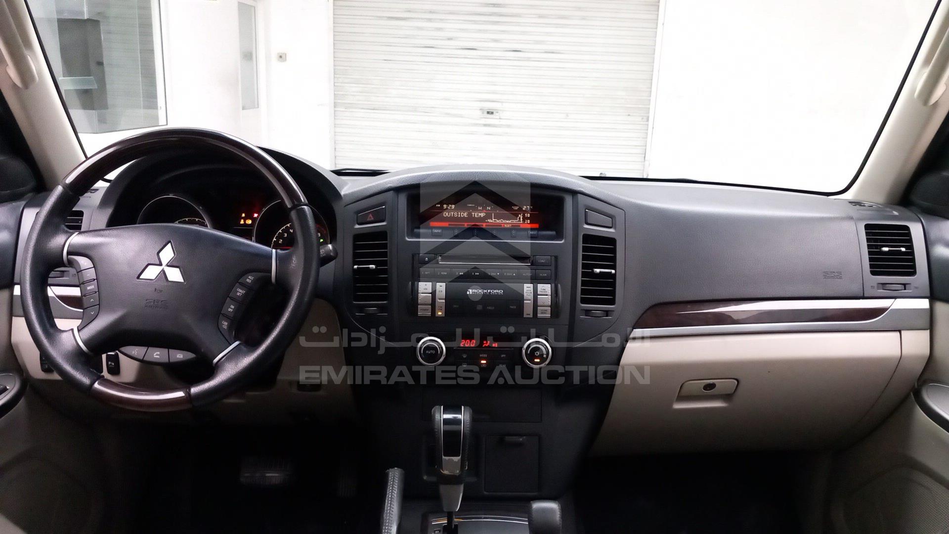 2014 MITSUBISHI PAJERO VIN: JMYLRV95WEJ703780