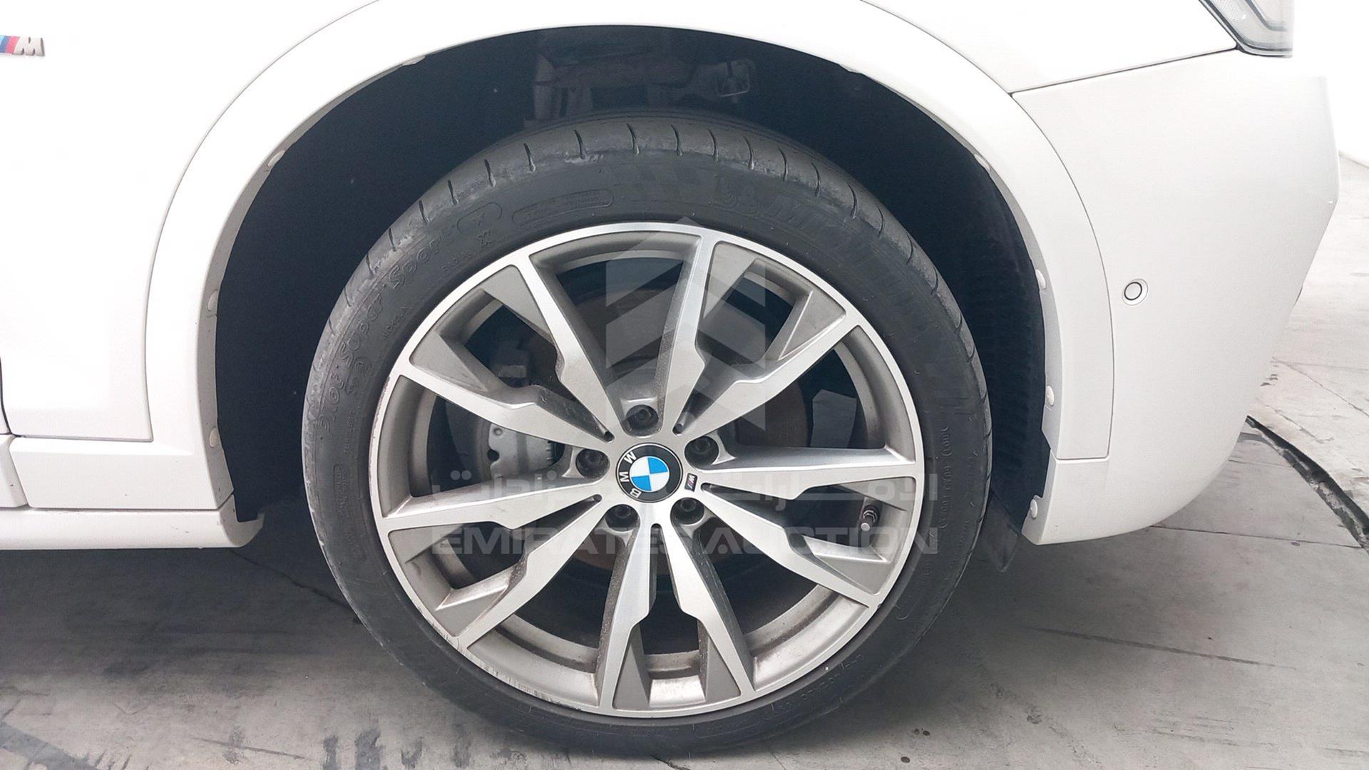 2018 BMW X4 VIN: WBAXW7102J0Y57164