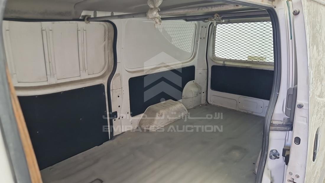 نيسان أورفان 2013 — زاوية صندوق السيارة — صورة 14