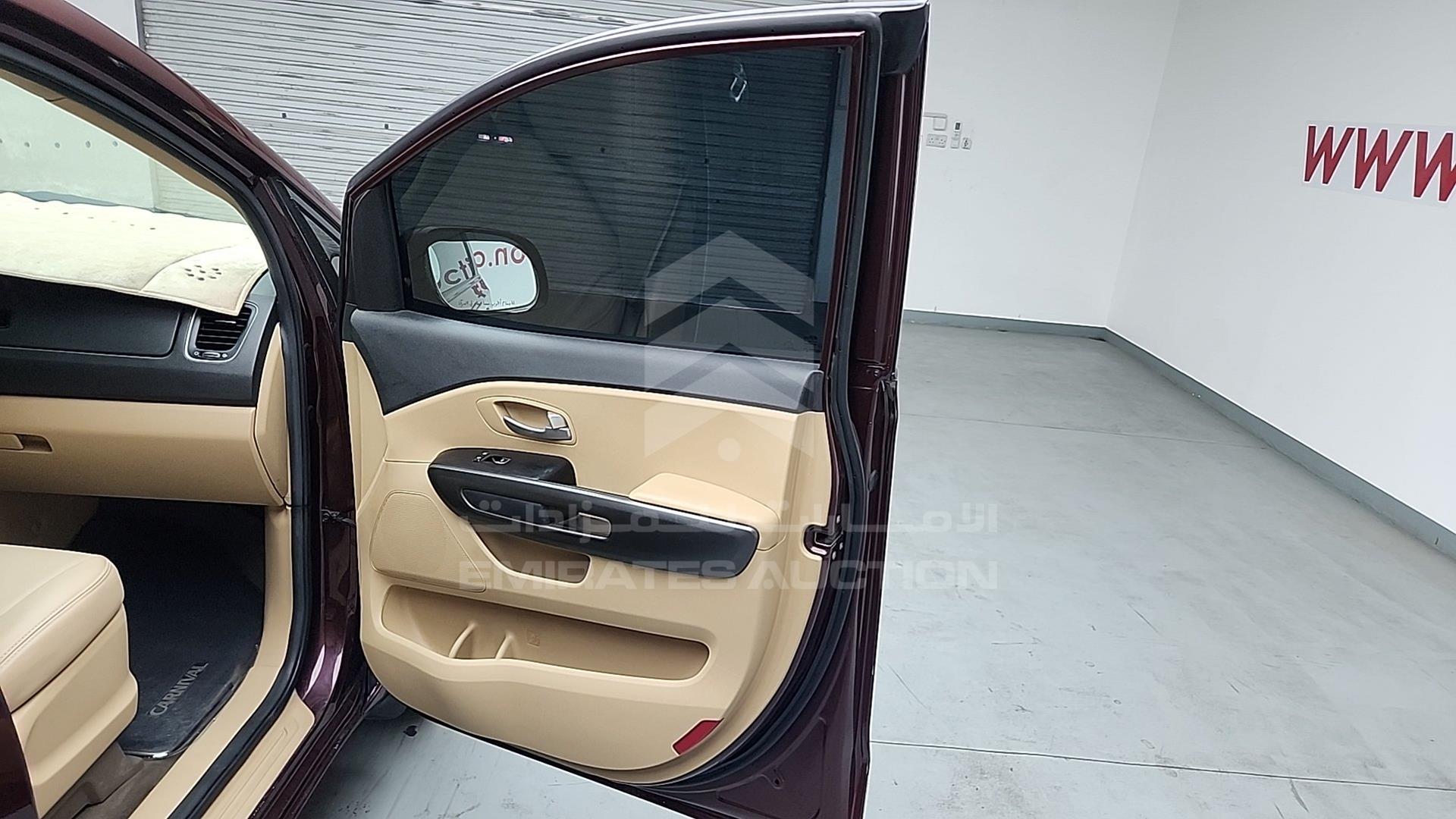 2017 KIA CARNIVAL VIN: KNAMB8129H6273986