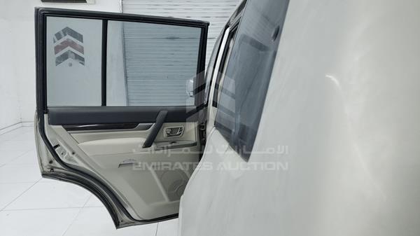 JMYLYV95WGJ723421 Mitsubishi Pajero
