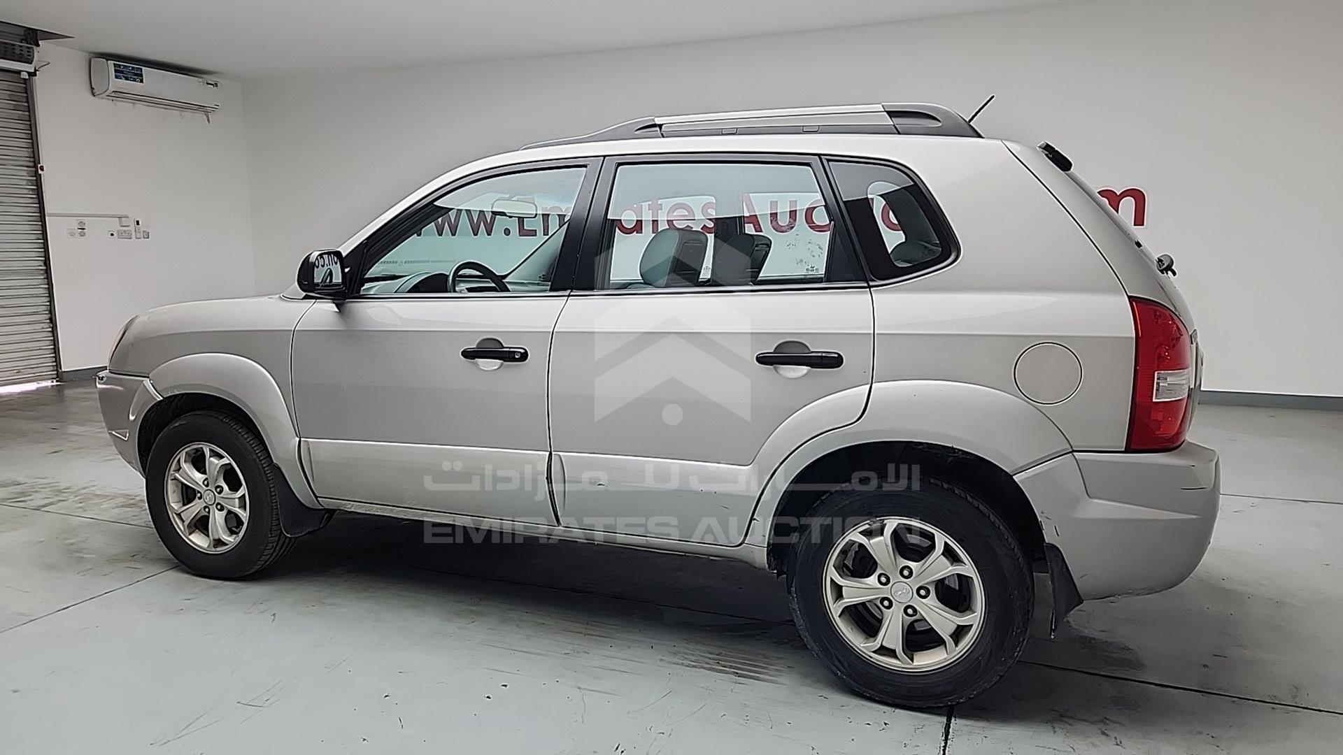 2009 HYUNDAI TUCSON VIN: KMHJM81B99U045432
