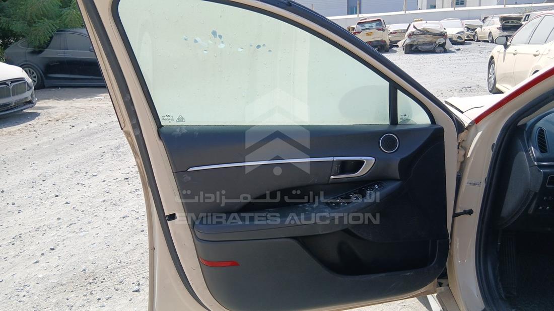 2021 Hyundai Sonata Hybrid — Front Left Door — Photo 11