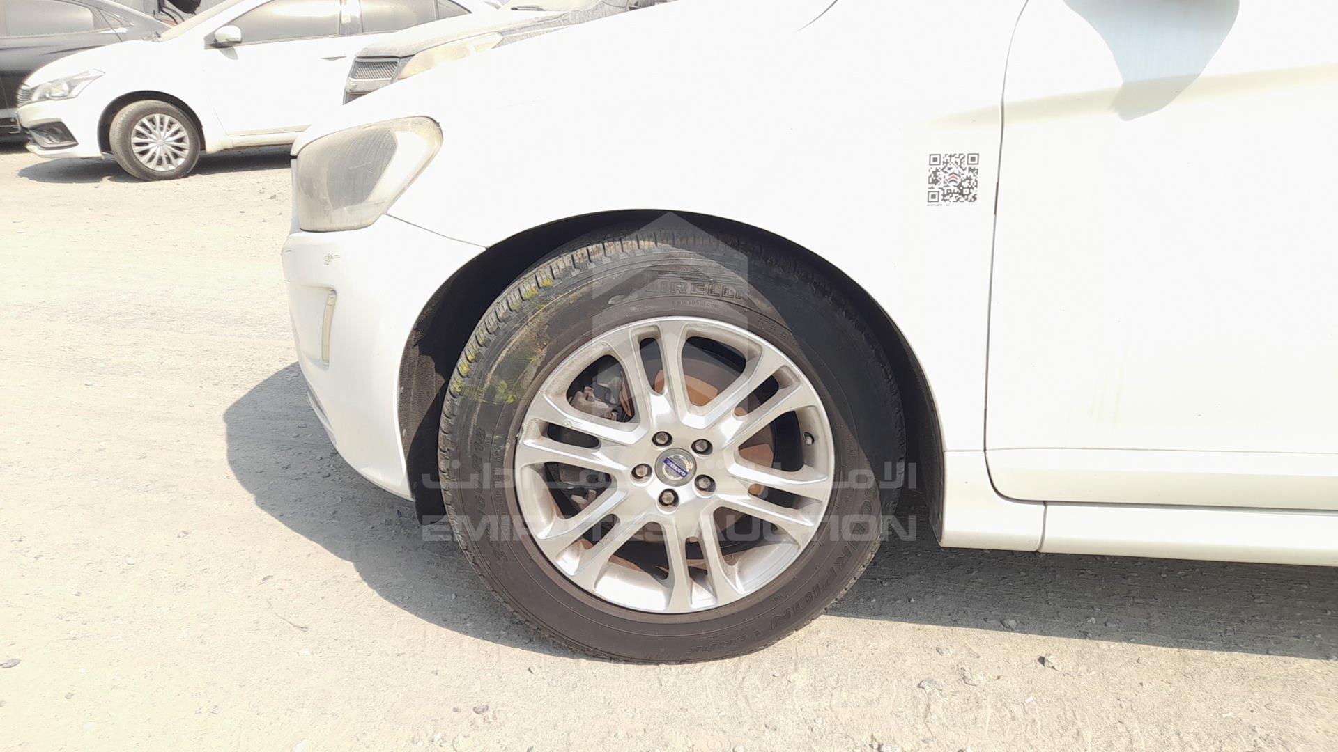 2014 VOLVO XC 60 VIN: YV147HDZ0E2558389