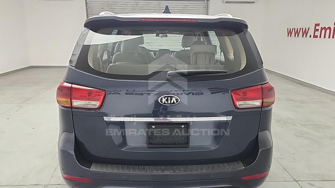 2016 Kia Carnival — Dent — Photo 27