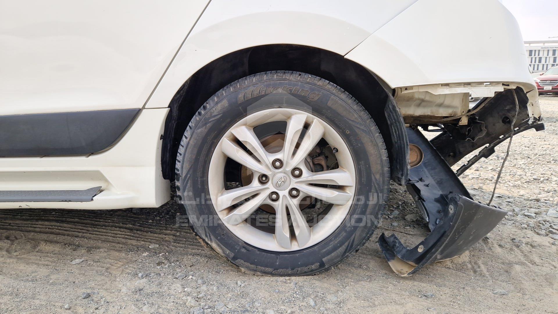 2013 HYUNDAI TUCSON VIN: KMHJT81B3DU674809