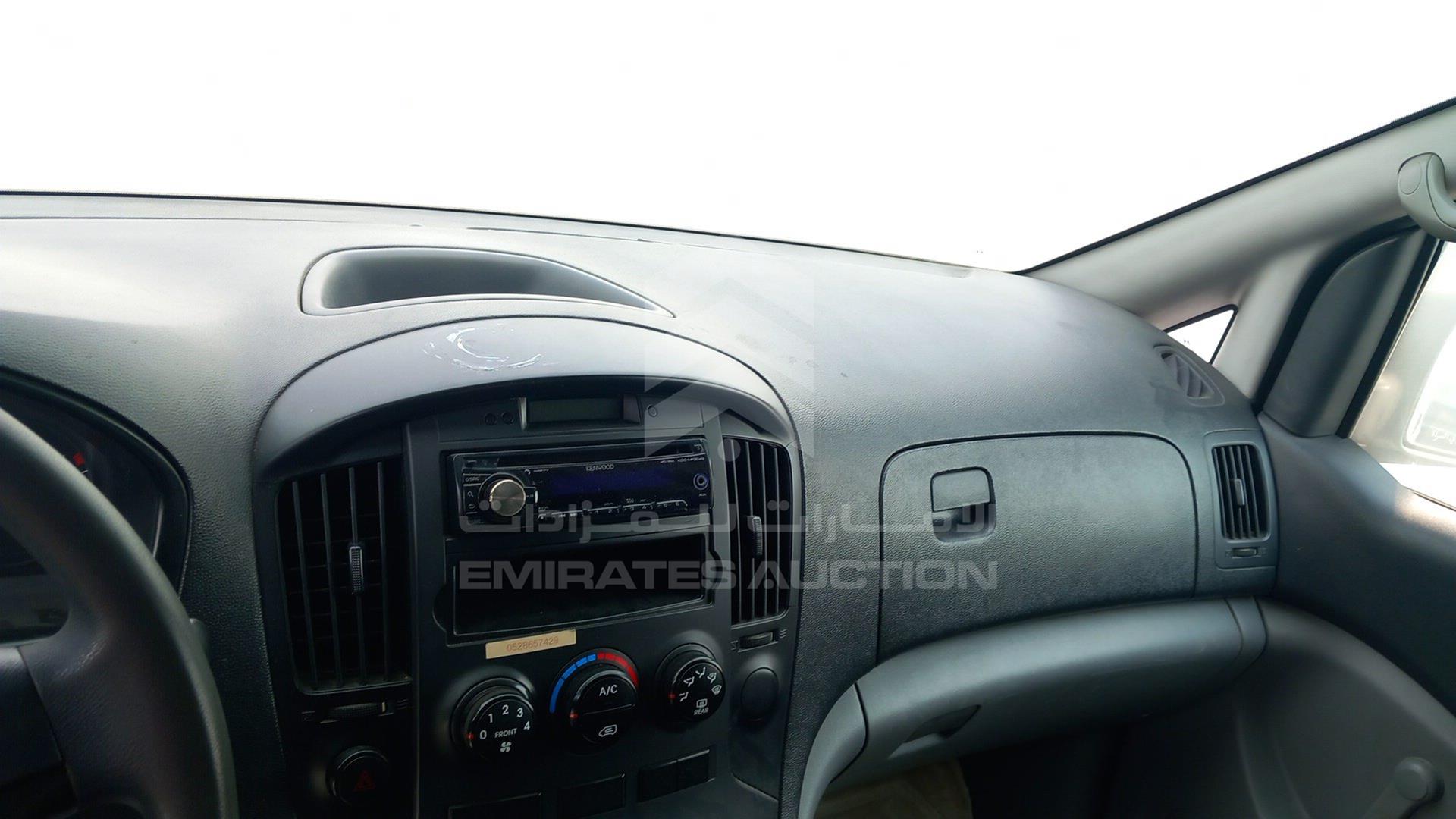 2013 HYUNDAI H1 VIN: KMHWG81R6DU548337
