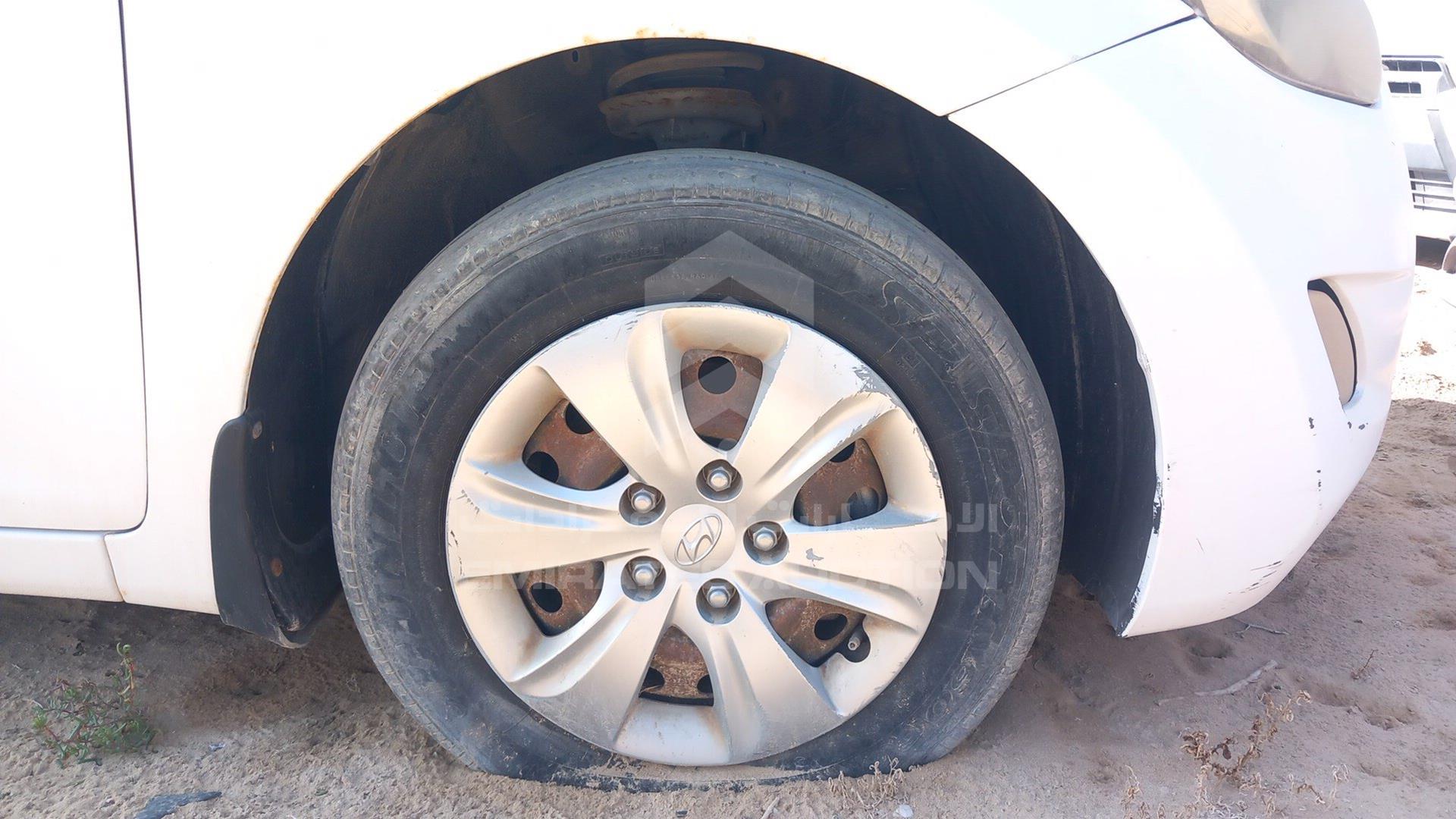 2013 HYUNDAI ELANTRA VIN: KMHDG41EXDU585677