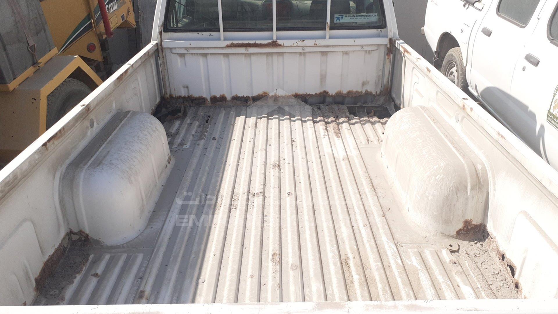 2004 NISSAN 2400 VIN: JN6DD22S74X071383