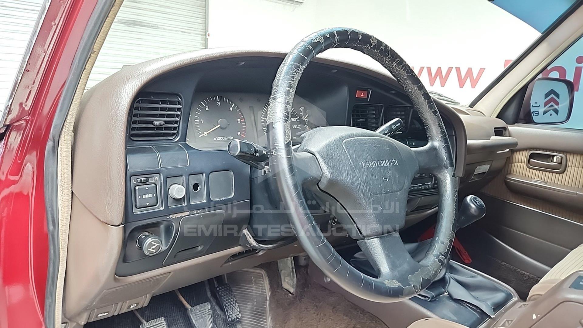 1990 TOYOTA LAND CRUISER VIN: FJ800000117
