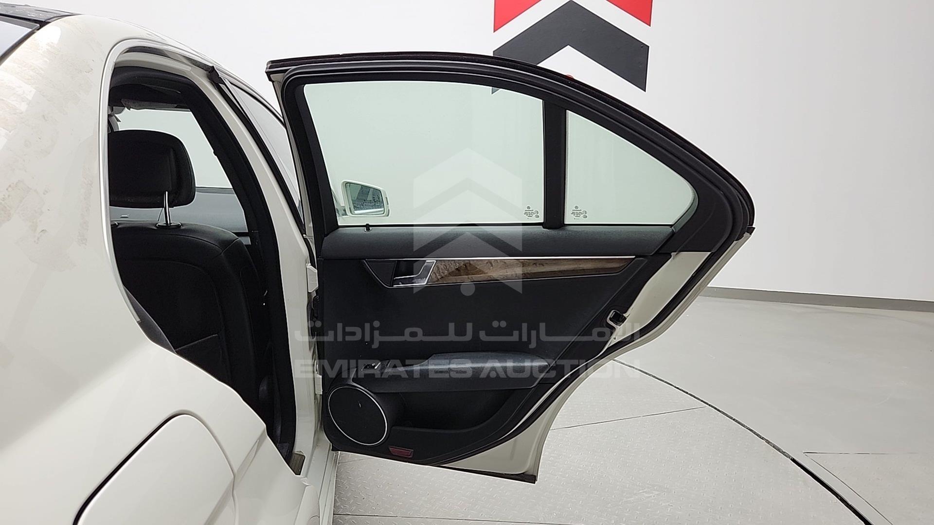 2009 MERCEDES C 350 VIN: WDDGF56X09F200133