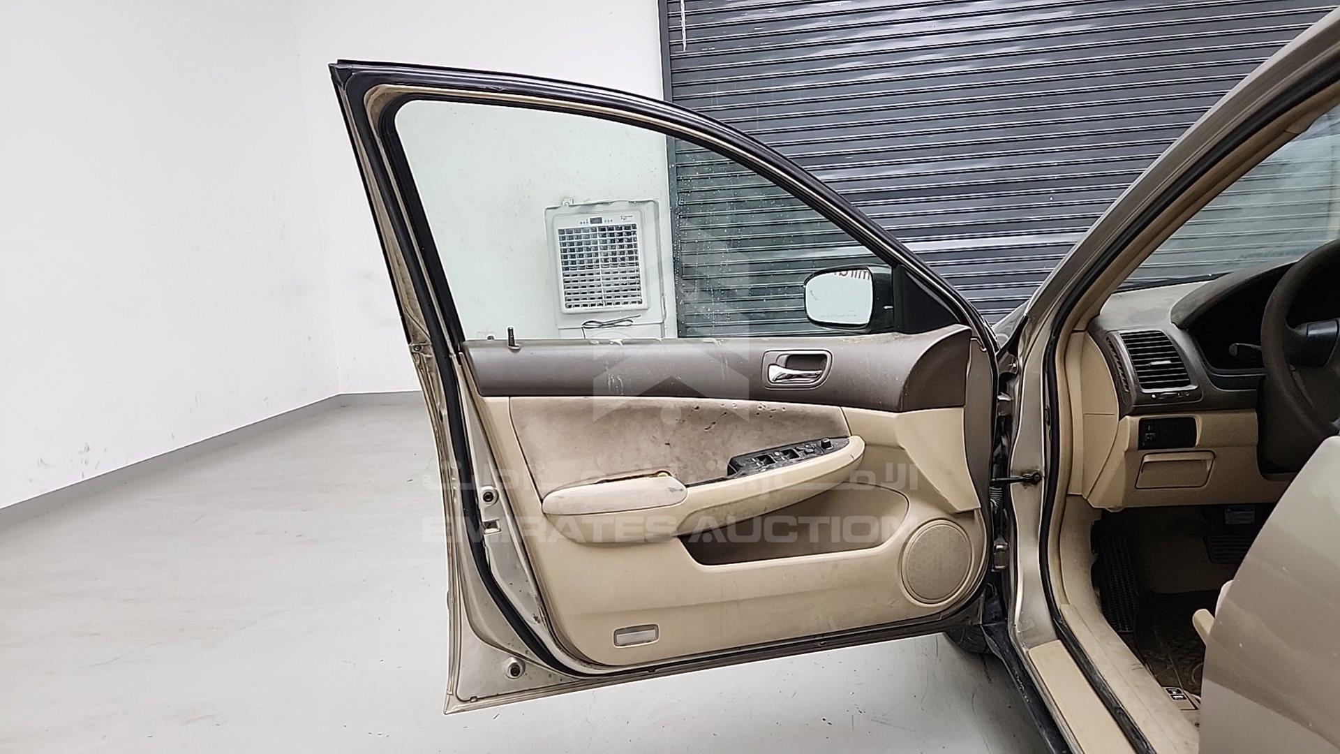 2003 HONDA ACCORD VIN: JHMCM56593C404028