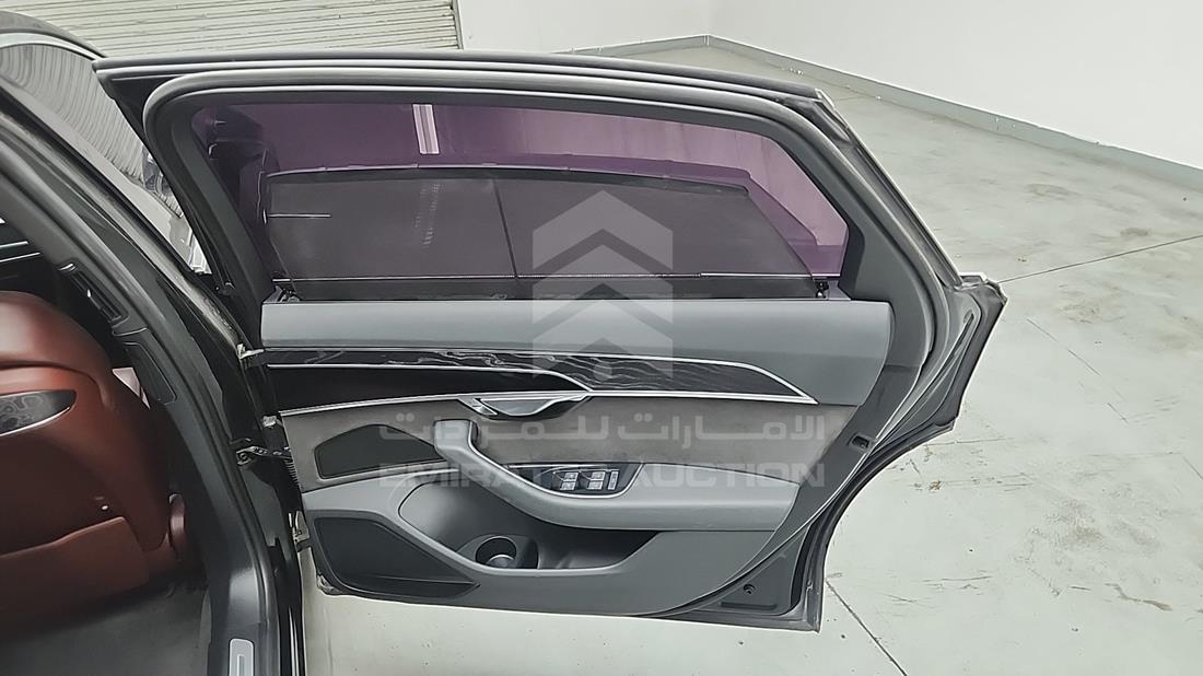 اودي A8 2020 — الباب الخلفي الأيمن — صورة 25