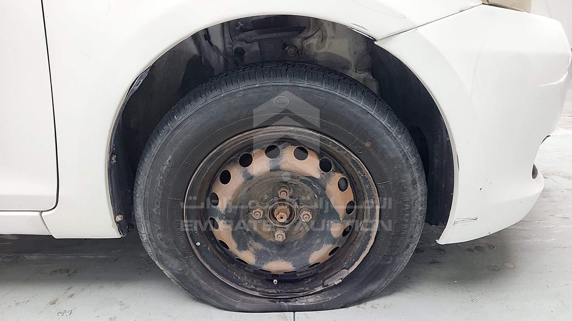 2009 TOYOTA YARIS VIN: JTDBW923494025637