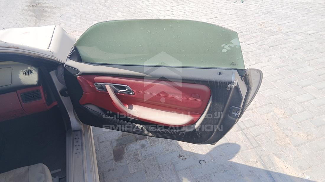 مرسيدس اس ال كى 230 2002 — الباب الأمامي الأيمن — صورة 19