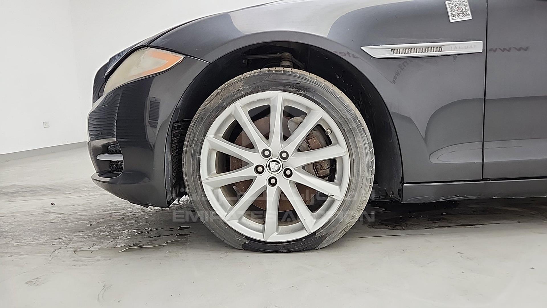 2013 JAGUAR X J VIN: SAJWJ1CD6D8V47889