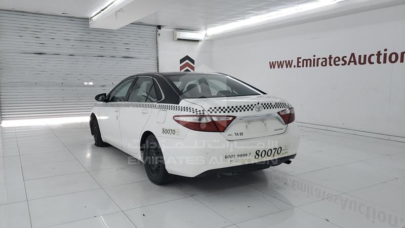 6T1BF9FK0HX697032 Auction: EmiratesAuction Lot: 404487 6T1BF9FK0HX697032 Toyota Camry 2017 WHITE Photo 6