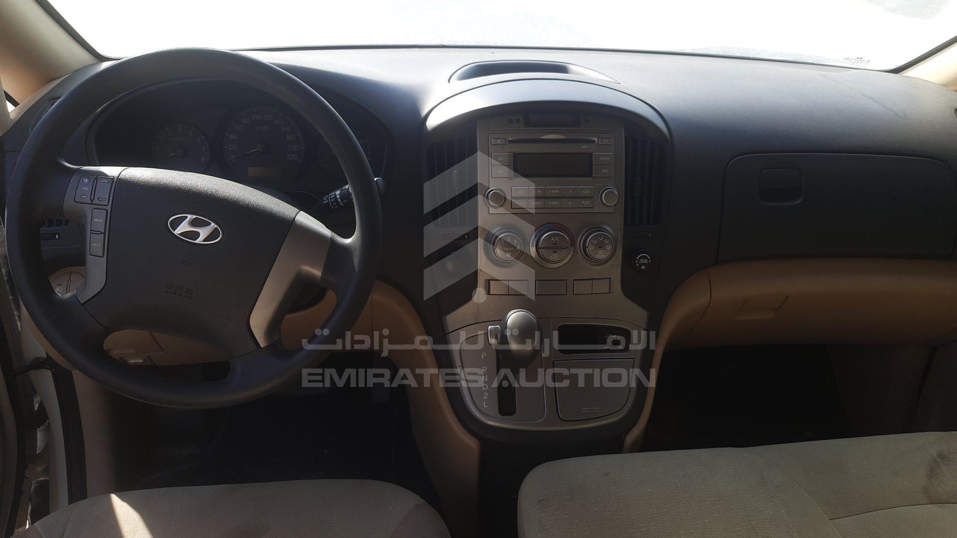 2016 HYUNDAI H1 VIN: KMJWA37R7GU761988
