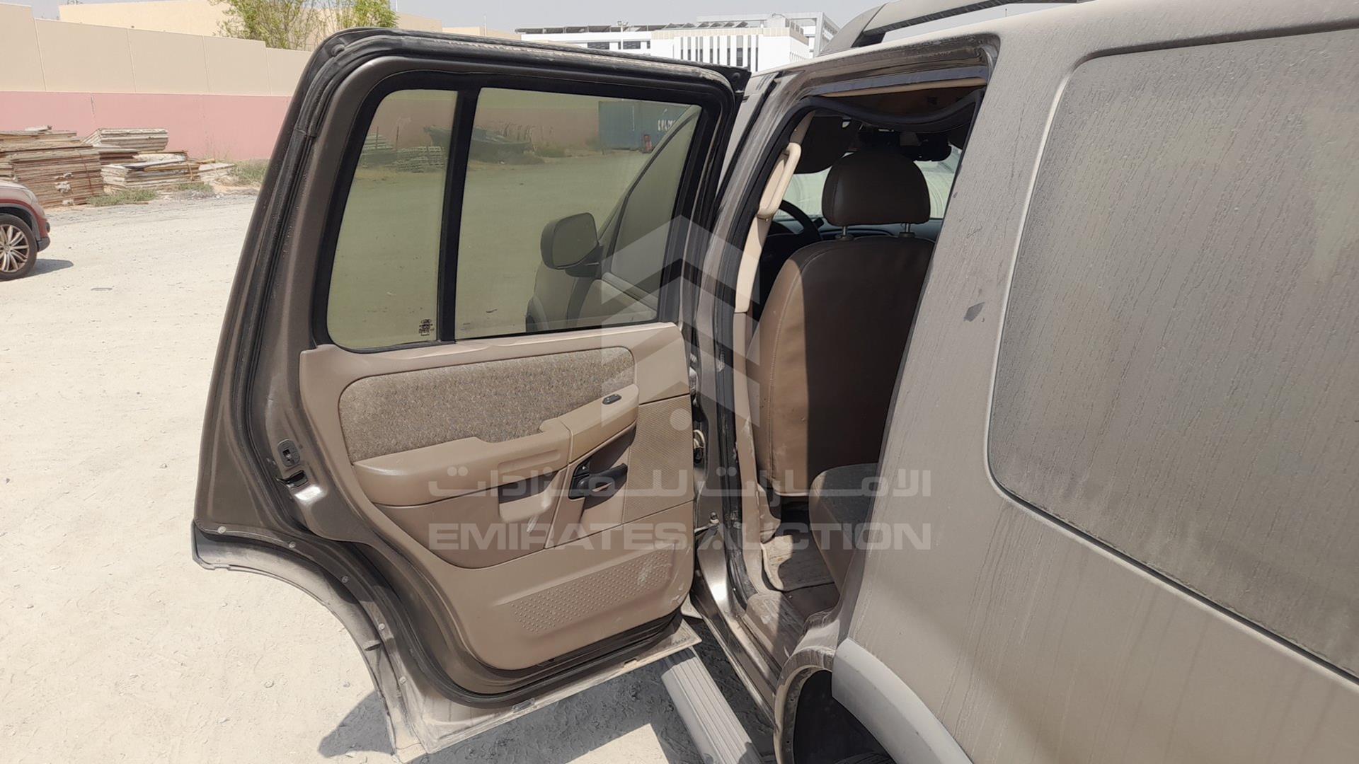 2005 FORD EXPLORER VIN: 1FMZU72E15ZA74409