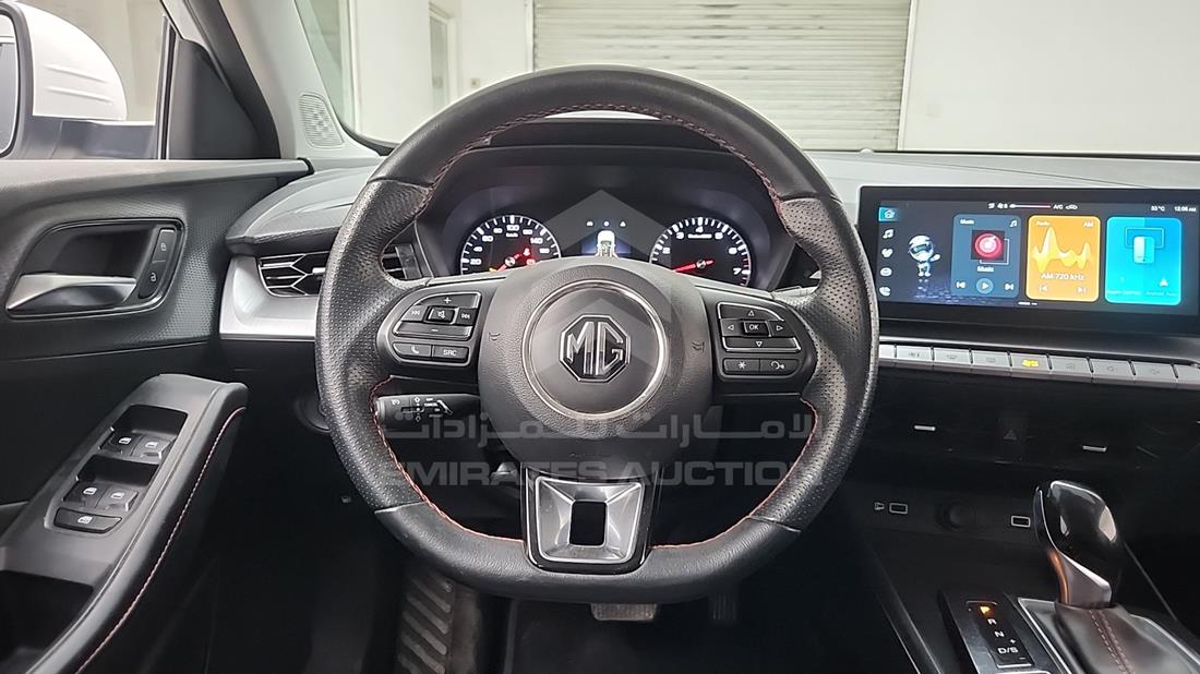 ام جي GT 2024 — التحكمات في عجلة القيادة — صورة 14