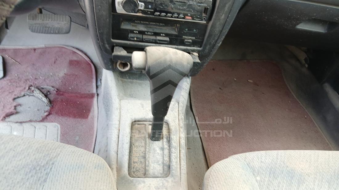 2000 Nissan Sunny — Gear View — Photo 16