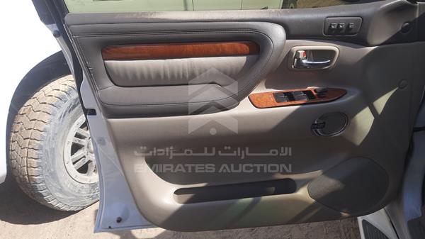 Lexus LX 470 2003 JTJHT00W533530026 Image 3