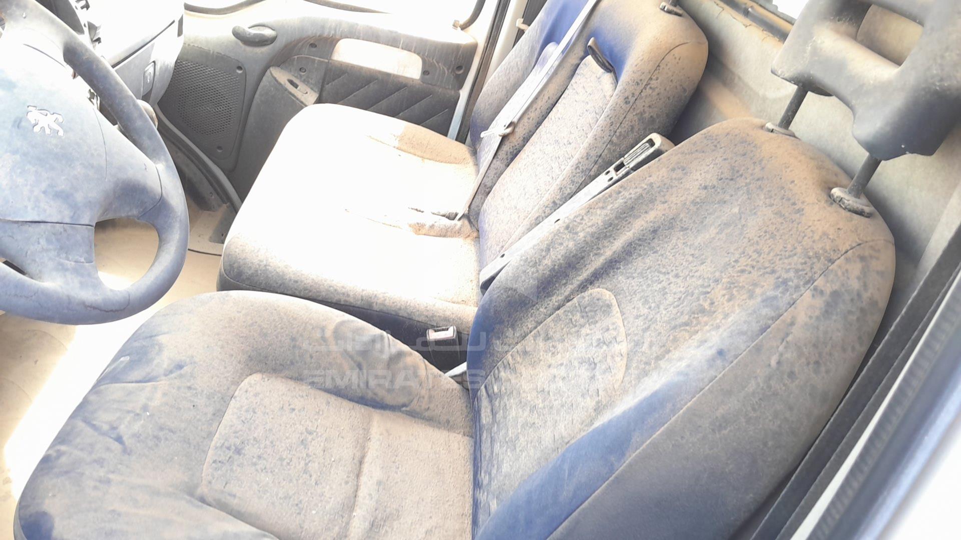 2001 PEUGEOT --- VIN: VF3ZAAMFA17648239