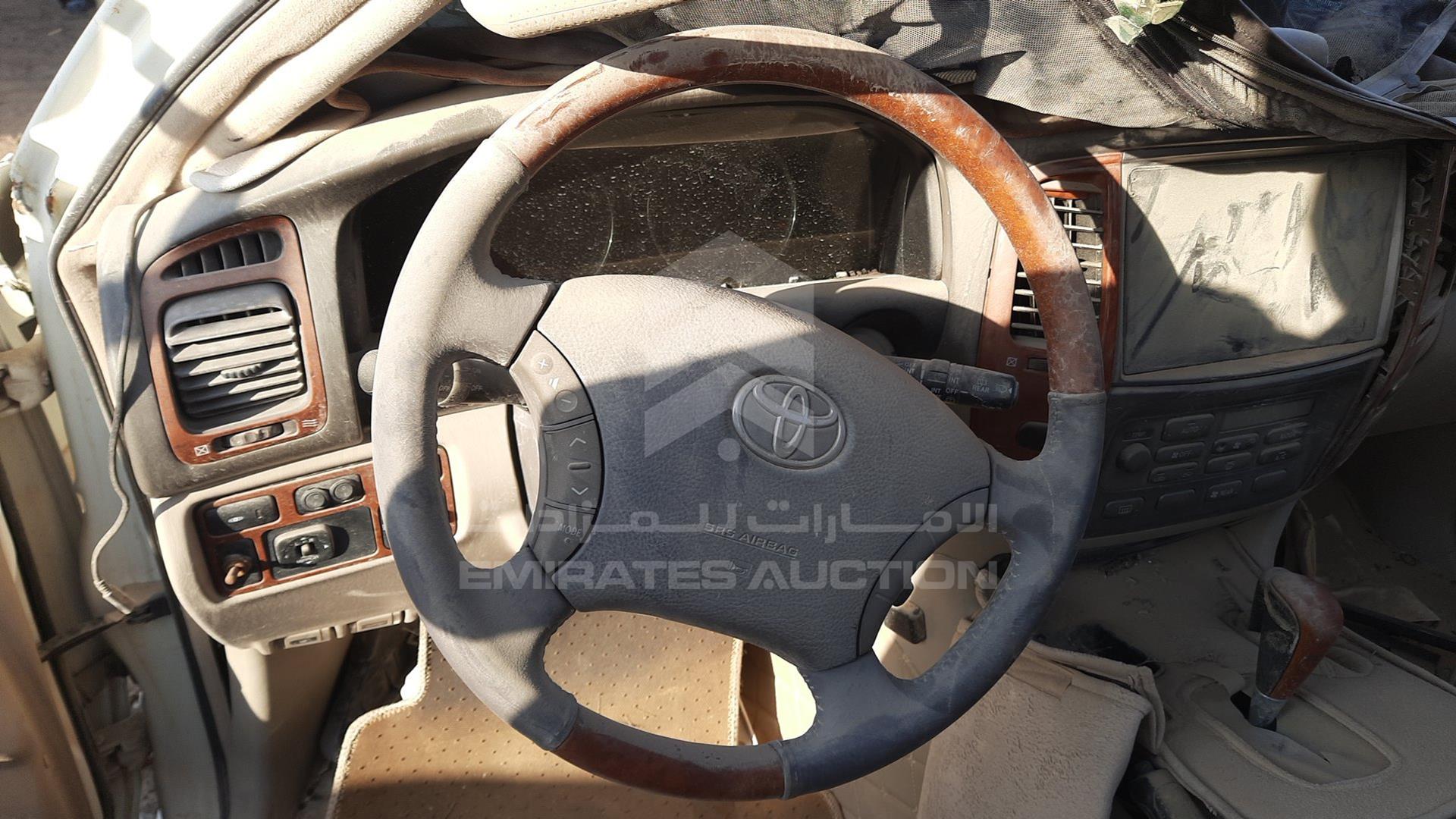 2007 TOYOTA LAND CRUISER VIN: JTEHT05J172106821