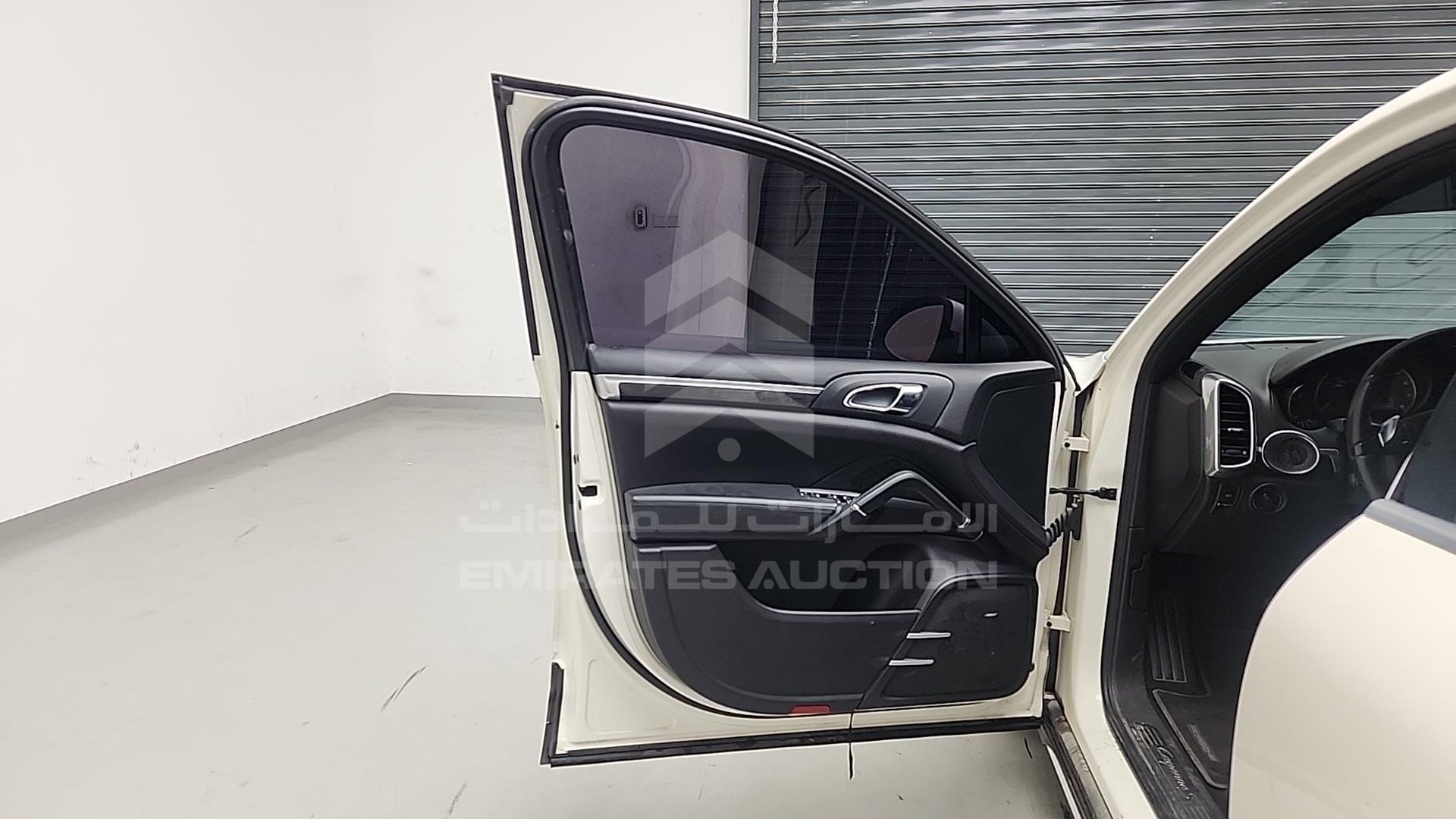 2011 PORSCHE CAYENNE VIN: WP1ZZZ92ZBLA41457