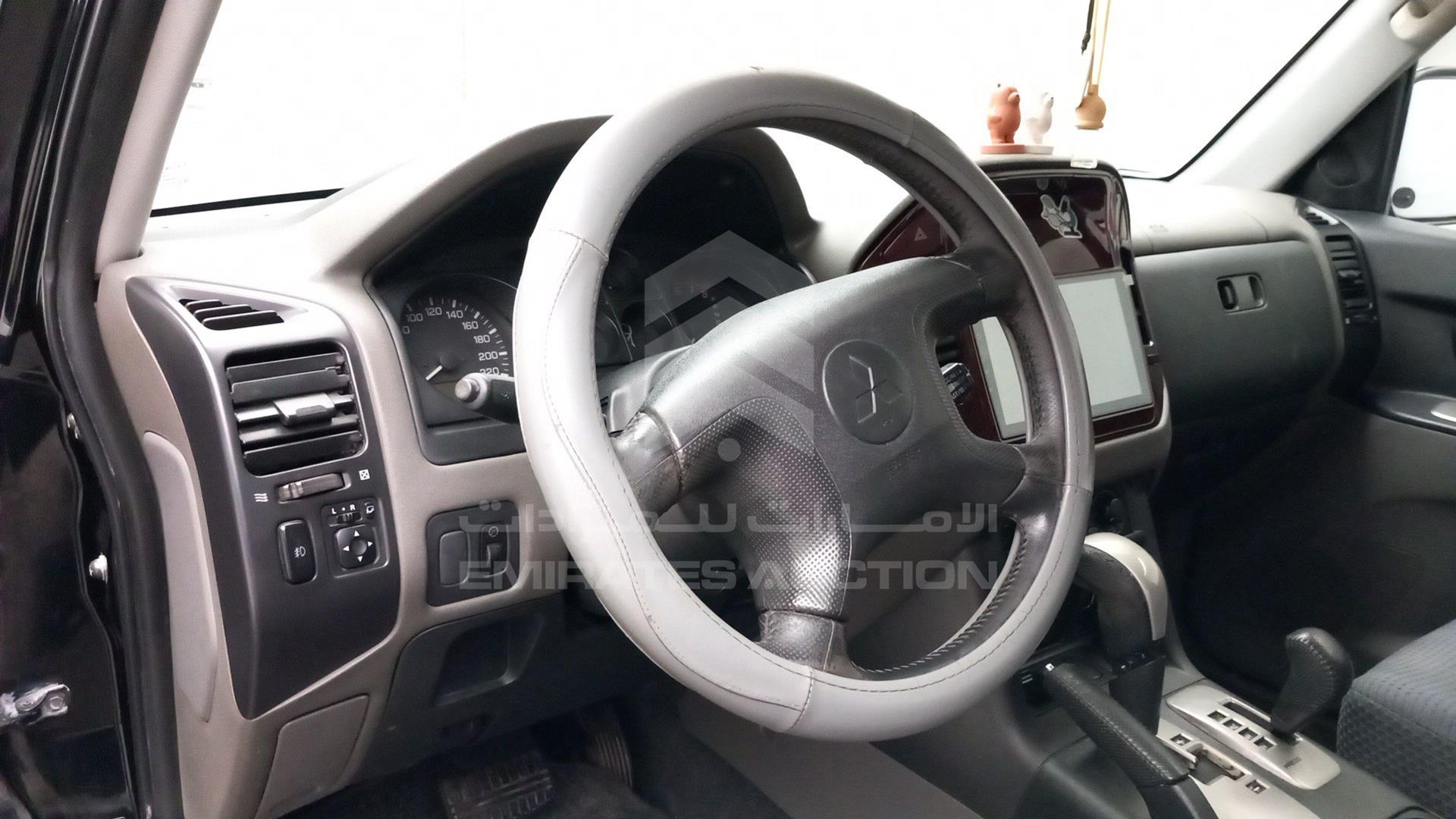 2007 MITSUBISHI PAJERO VIN: JMYMRV63W7J706149