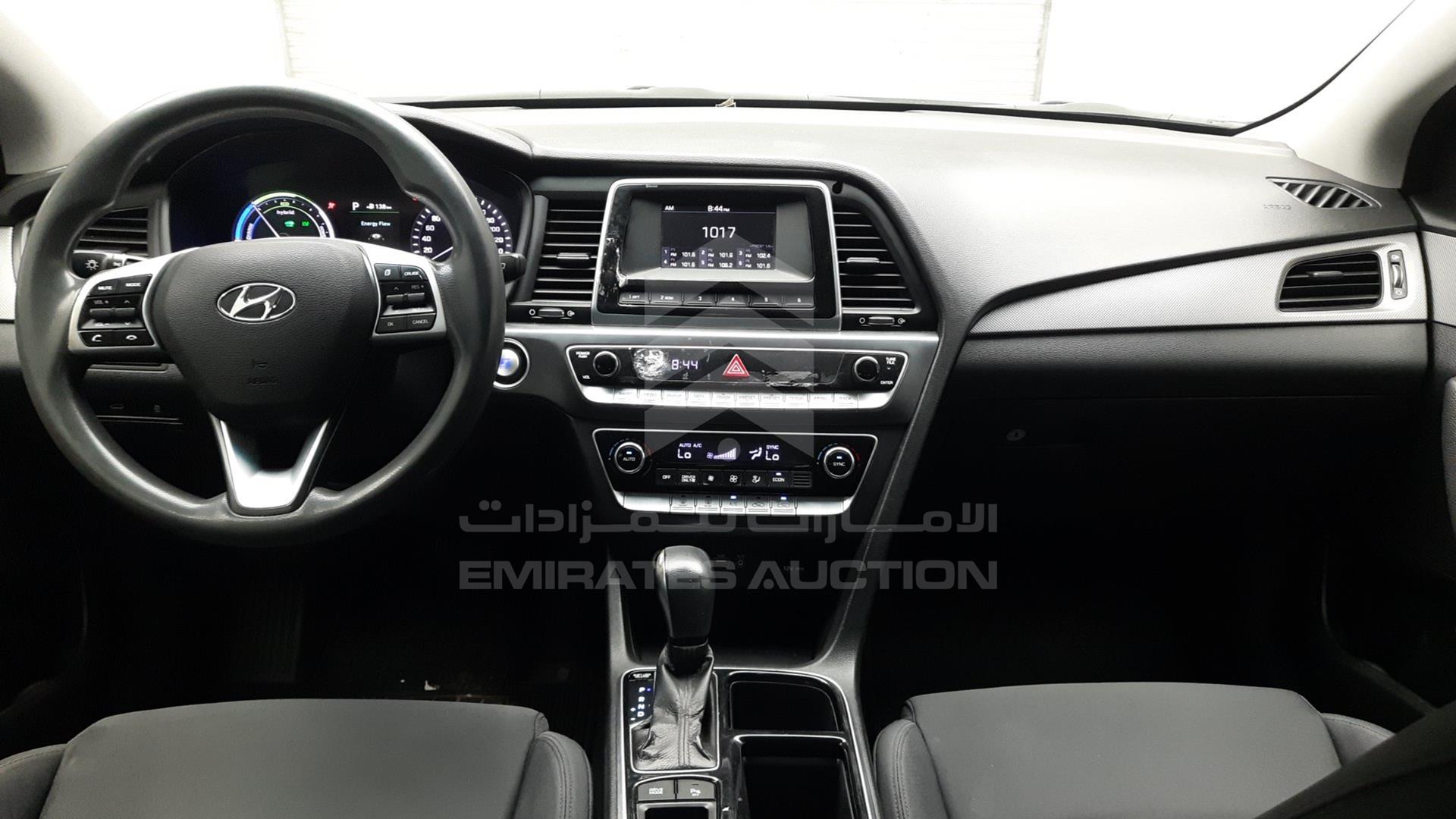 2018 HYUNDAI SONATA VIN: KMHE24139JA081992