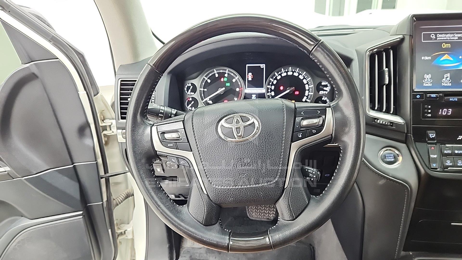 2021 TOYOTA LAND CRUISER VIN: JTMHX01J6M4225253