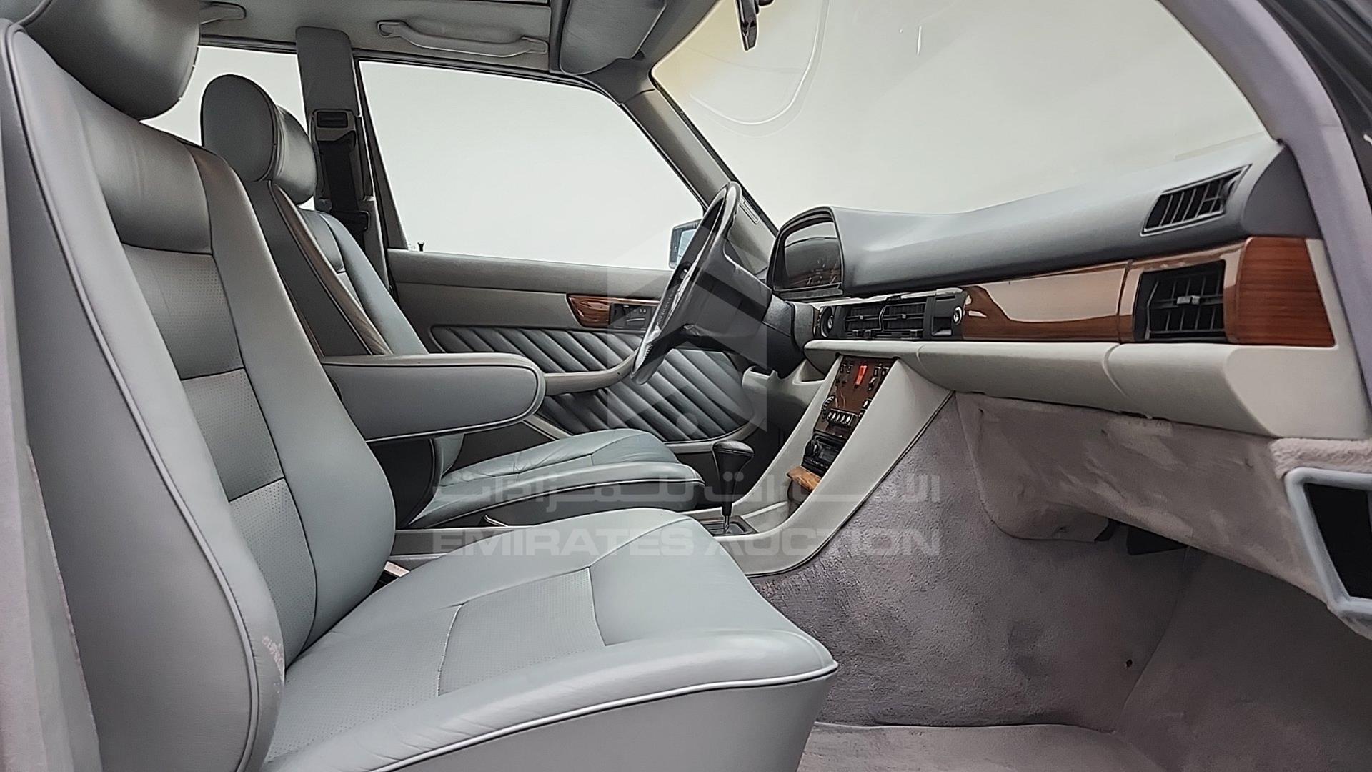 1990 MERCEDES SE 300 VIN: WDBCA24D8LA545332
