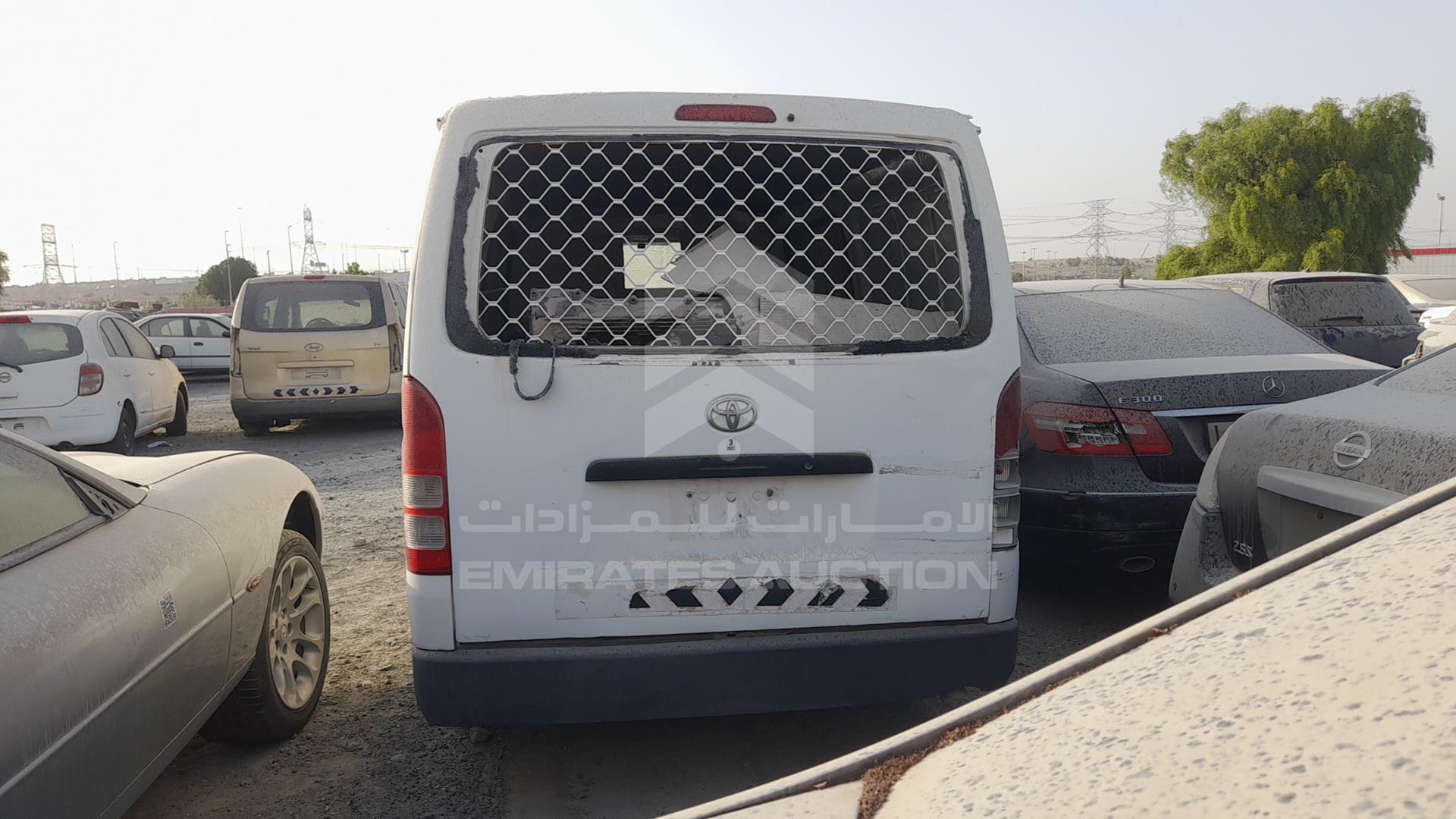 2005 TOYOTA HIACE VIN: JTFHX02PX50002331