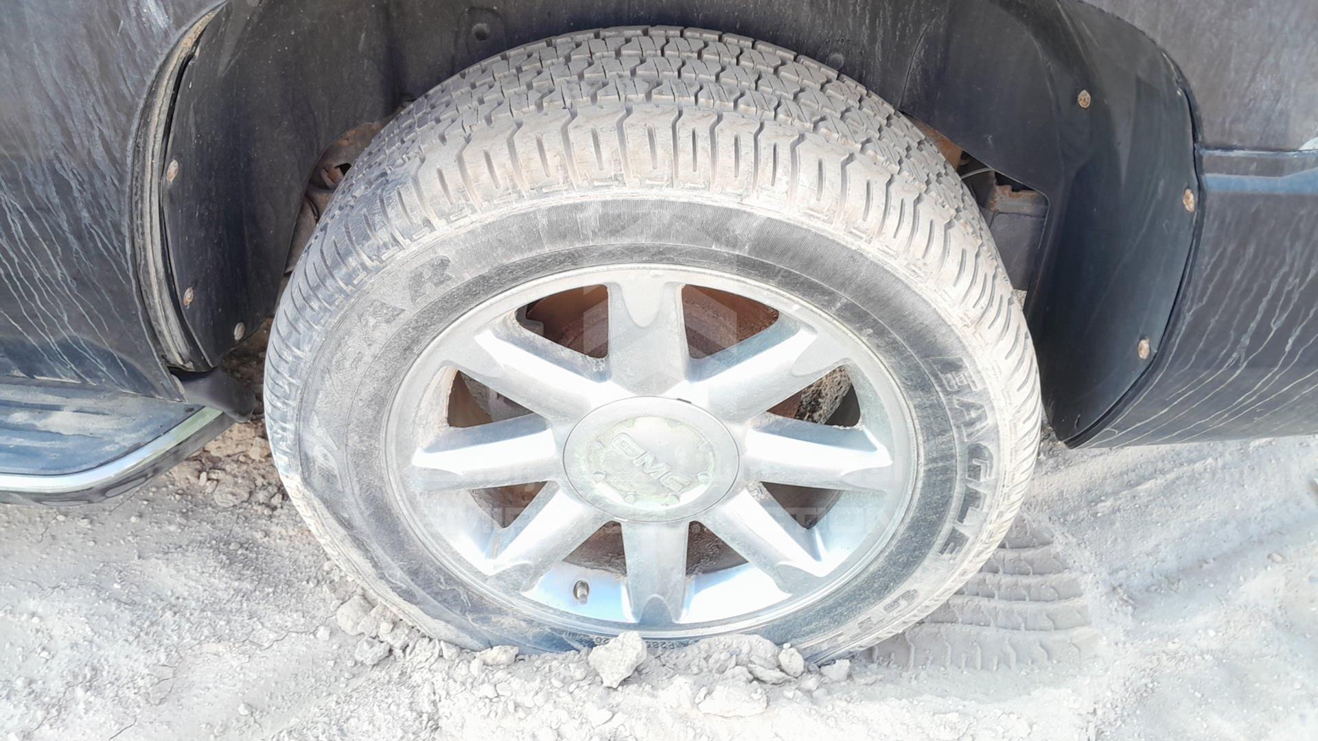 2010 GMC YUKON VIN: 1GKUKEEF7AR216189