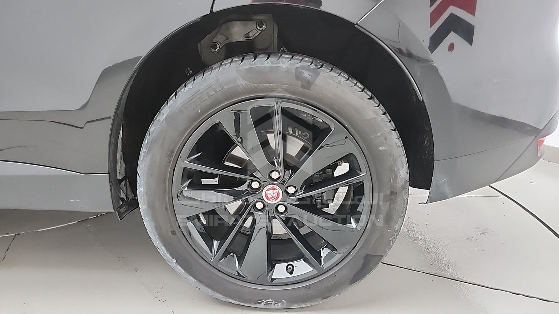 2018 JAGUAR F-PACE VIN: SADCJ2FX7JA251768