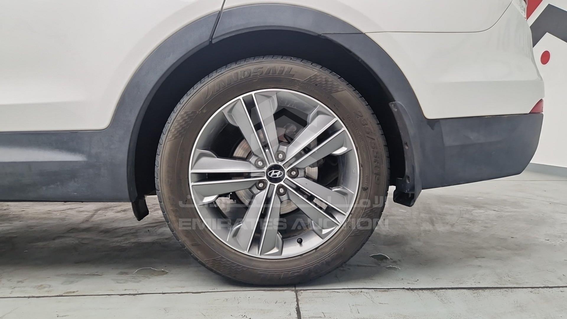 2014 HYUNDAI SANTA FE VIN: KMHSN81E4EU030097