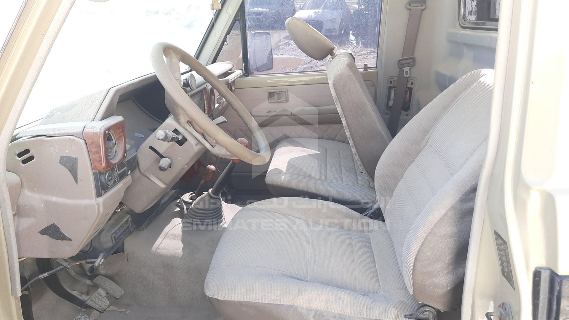 2009 TOYOTA LAND CRUISER VIN: JTFLJ73J896051562