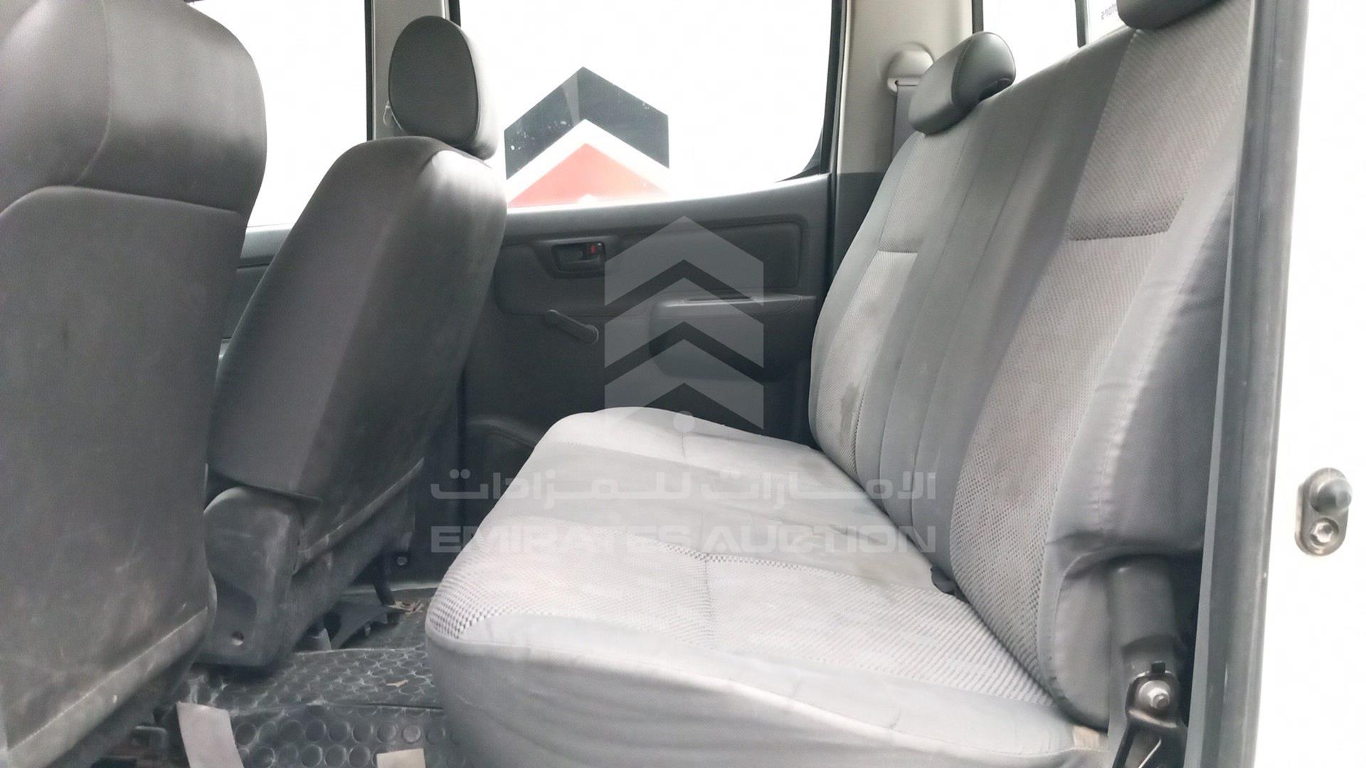 2013 TOYOTA HILUX VIN: MR0FX22G6D1362900