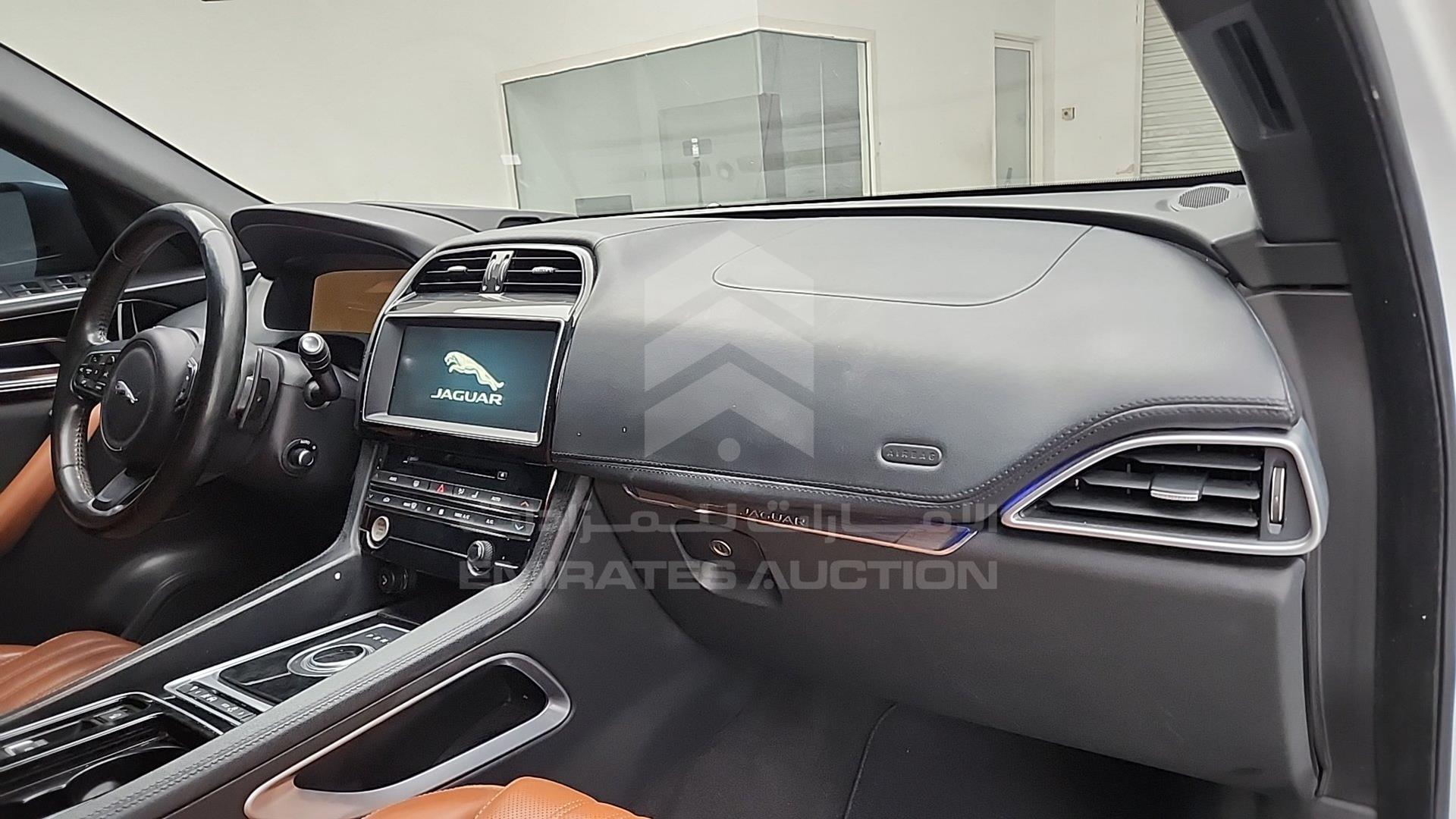 2017 JAGUAR F-PACE VIN: SADCA2BV7HA077179