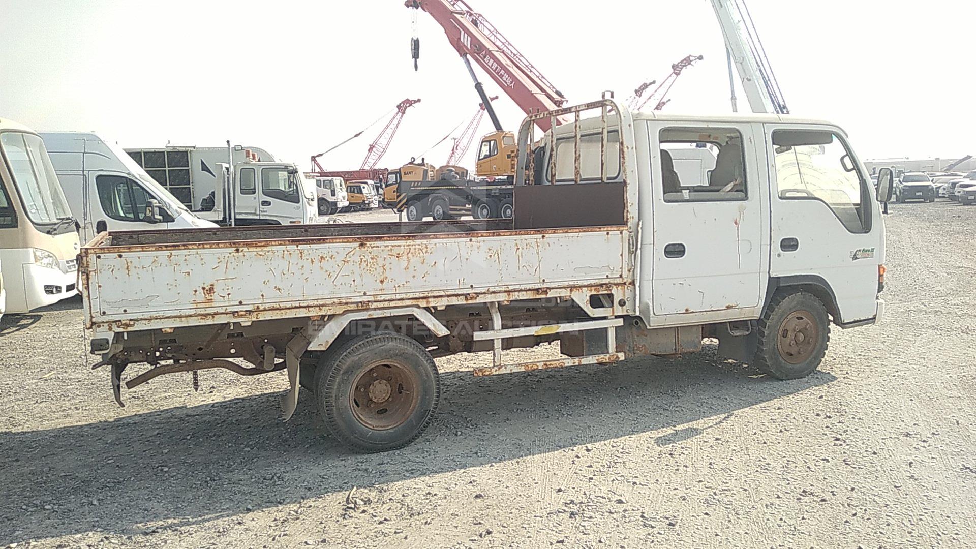 2010 ISUZU NKR VIN: LWLNKR8H7AL037000